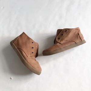 Toms brown Botas Cupsole sneakers EUC size 10 toddler